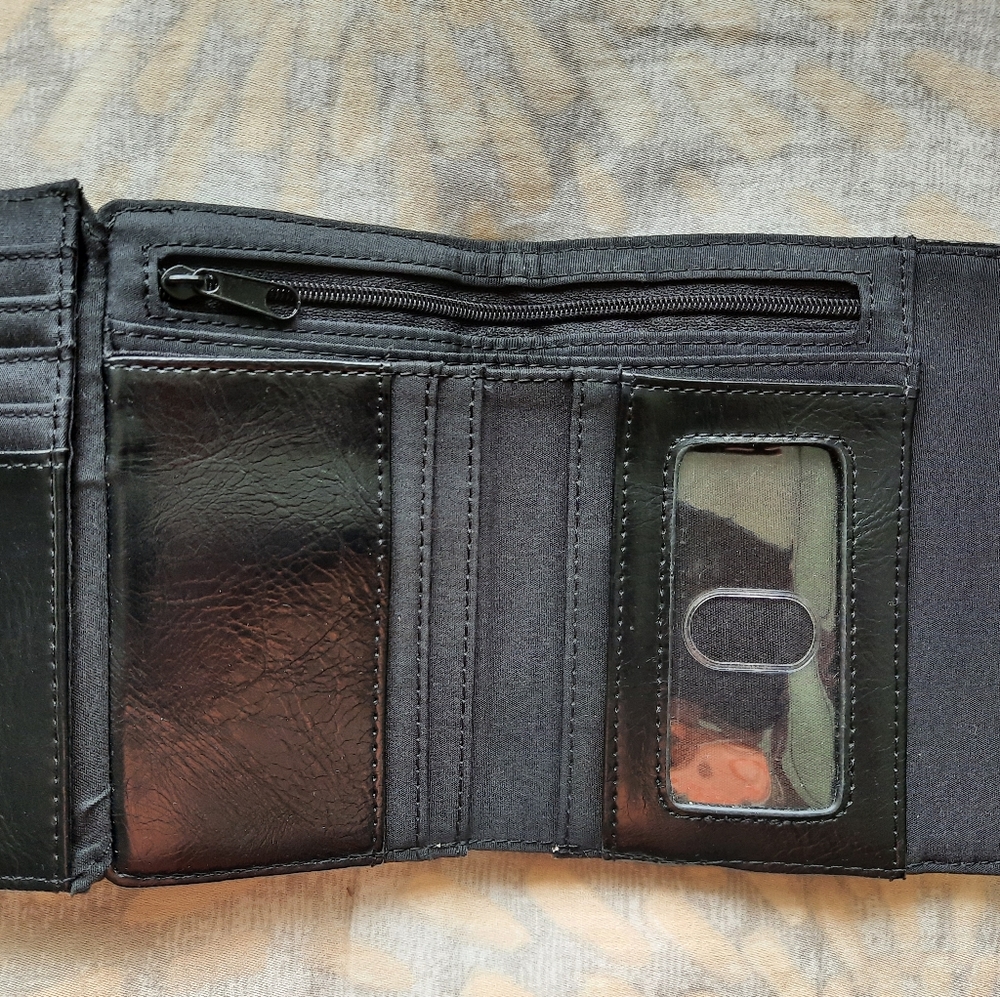 Nine & Co geometric print wallet. - Picture 8 of 12